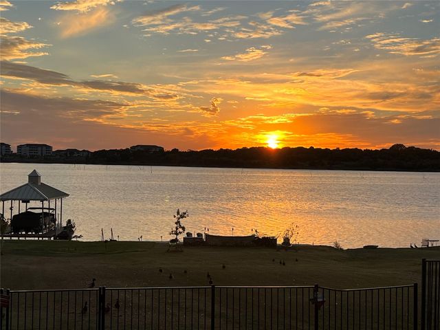 2213 Windjammer Way, Rowlett, TX 75088