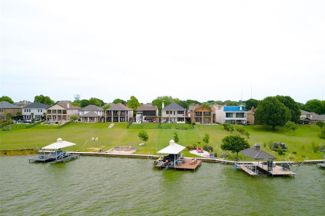 2213 Windjammer Way, Rowlett, TX 75088