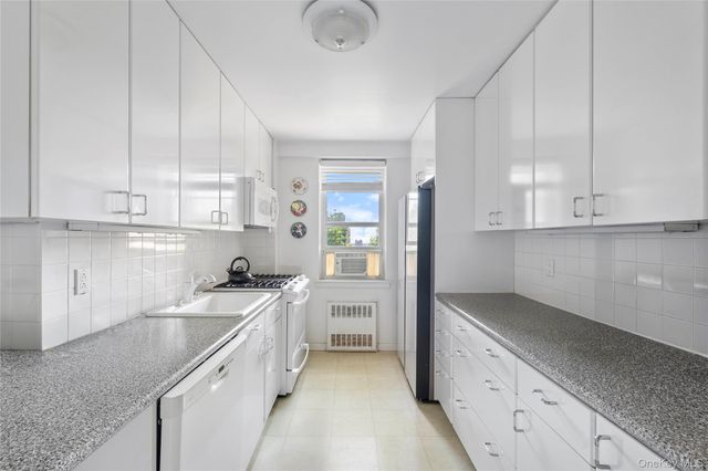 3135 Johnson Avenue 11C, Bronx, NY 10463