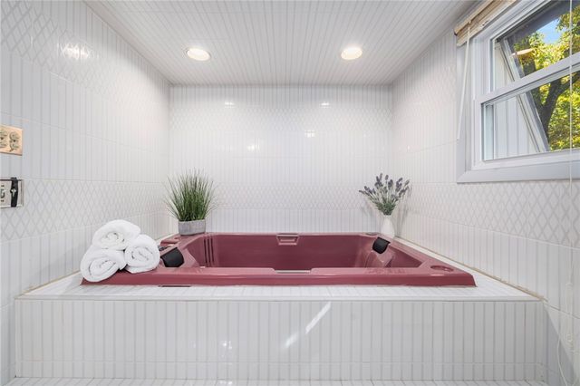 128 Swan Road, Smithfield, RI 02917