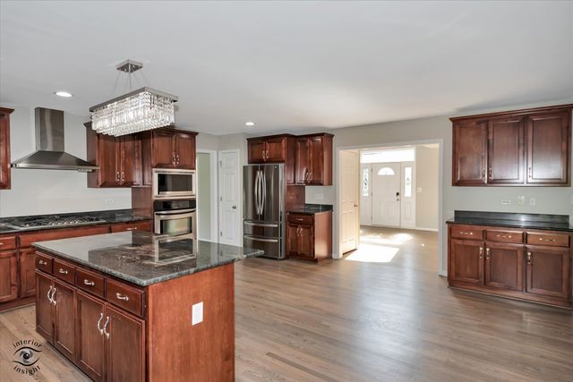 16305 Riverwood Drive, Plainfield, IL 60586