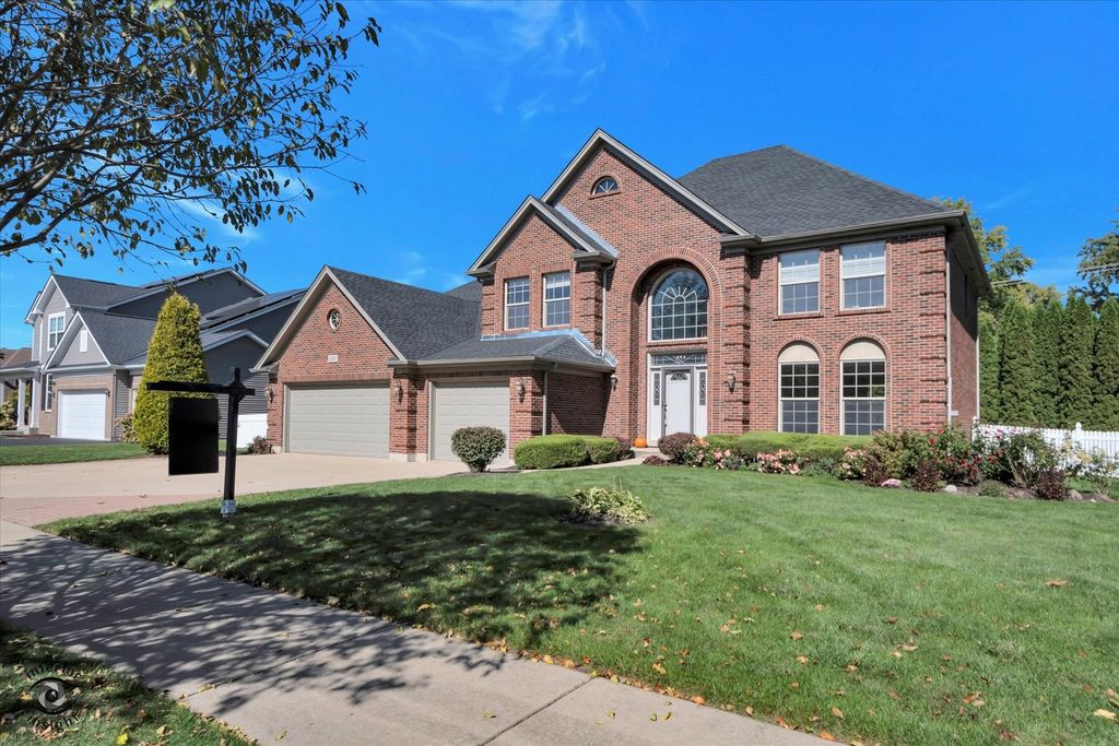 16305 Riverwood Drive, Plainfield, IL 60586