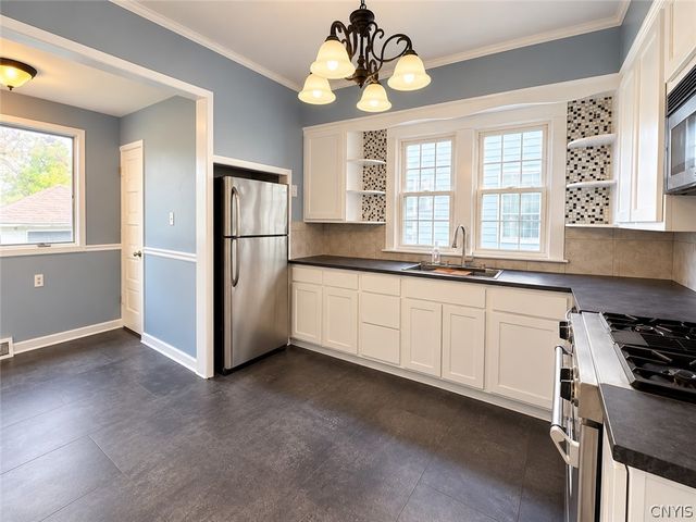 147 Clifton Place, Syracuse, NY 13206