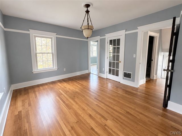147 Clifton Place, Syracuse, NY 13206