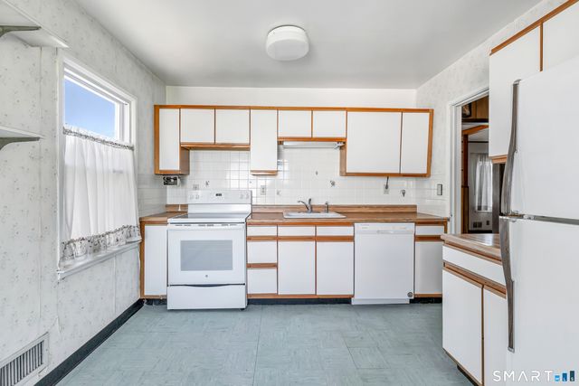 135 Sixth Avenue, Stratford, CT 06615