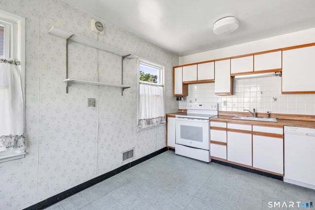 135 Sixth Avenue, Stratford, CT 06615