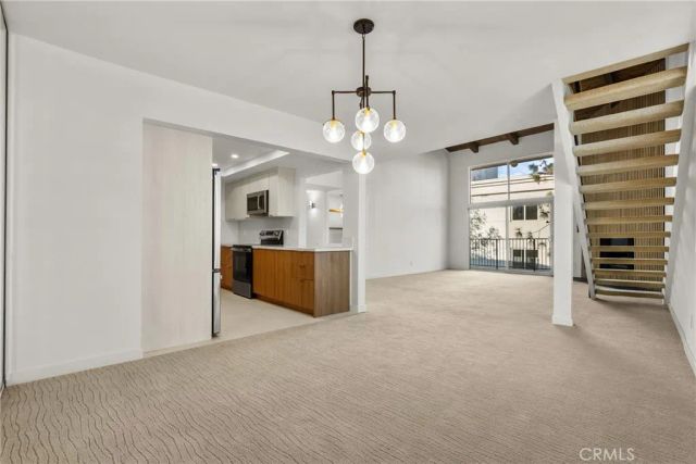 2385 Roscomare F16, Bel Air, CA 90077