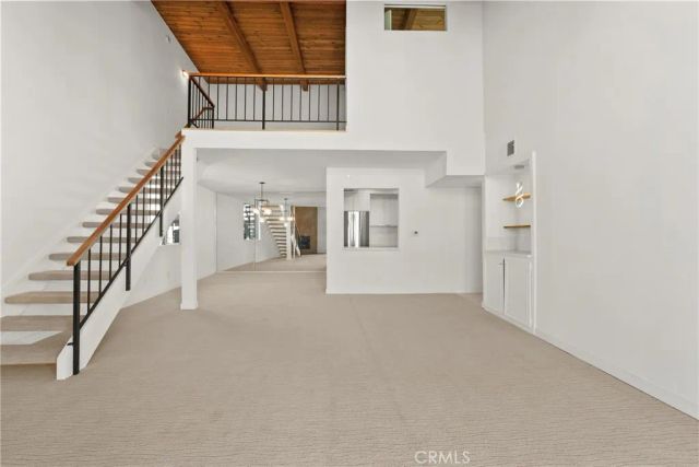 2385 Roscomare F16, Bel Air, CA 90077