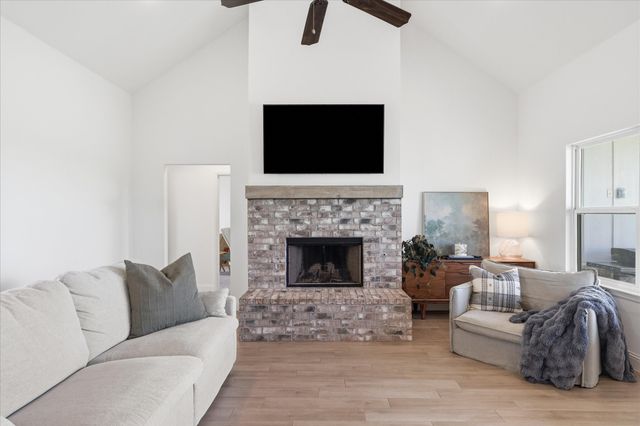 6680 Red Wing Lane, Sanger, TX 76266