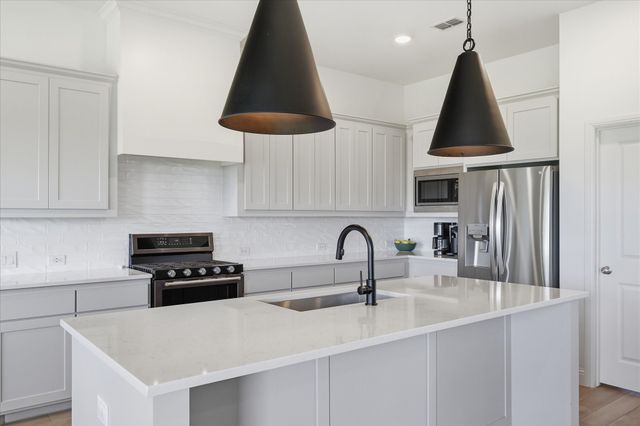 6680 Red Wing Lane, Sanger, TX 76266