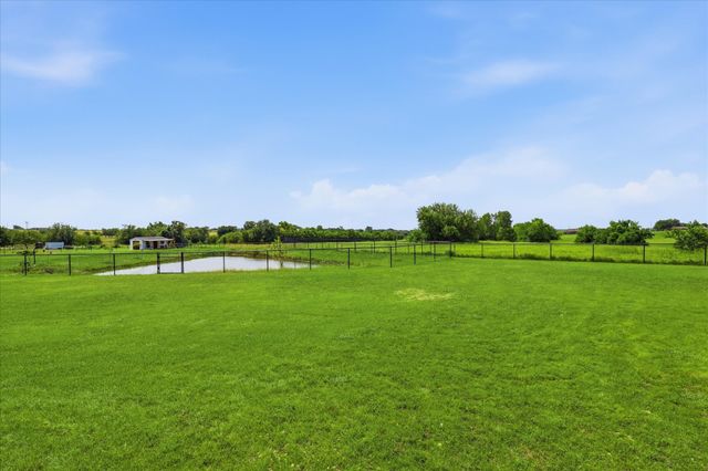 6680 Red Wing Lane, Sanger, TX 76266