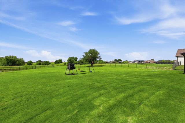 6680 Red Wing Lane, Sanger, TX 76266