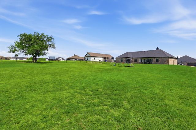 6680 Red Wing Lane, Sanger, TX 76266