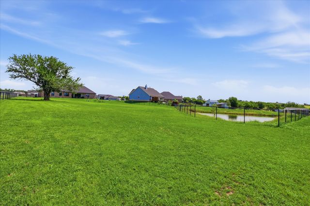 6680 Red Wing Lane, Sanger, TX 76266