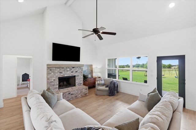 6680 Red Wing Lane, Sanger, TX 76266