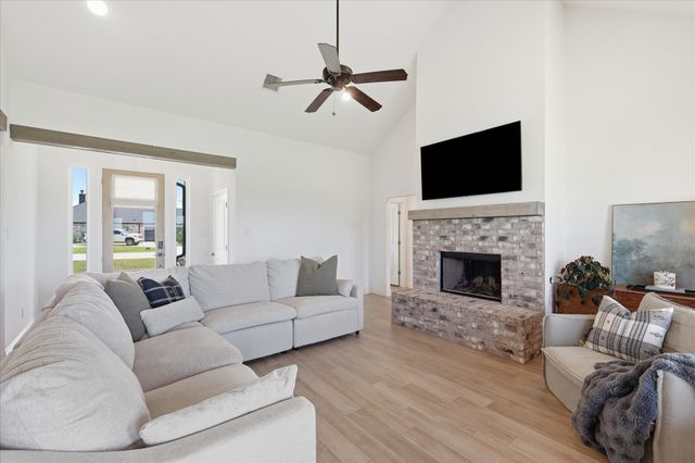 6680 Red Wing Lane, Sanger, TX 76266