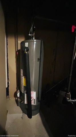 4896 Royal Cove Drive, Shelby Twp, MI 48316