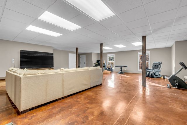 1210 Buckeye Rd, Fayetteville, TN 37334