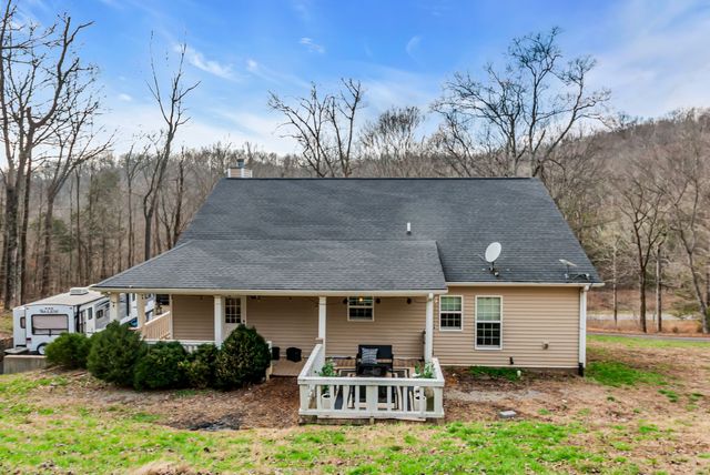 1210 Buckeye Rd, Fayetteville, TN 37334