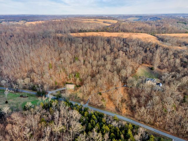 1210 Buckeye Rd, Fayetteville, TN 37334