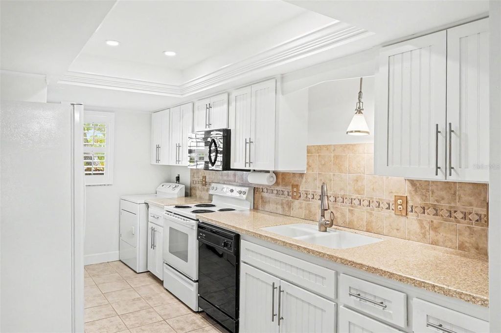 Image 18 of property listing at 4414 MOUNT VERNON DRIVE 0, Bradenton, FL 34210