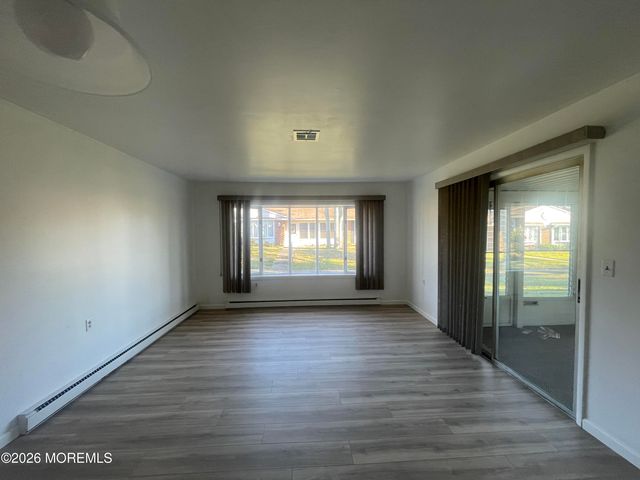 866C Inverness Court, Lakewood, NJ 08701