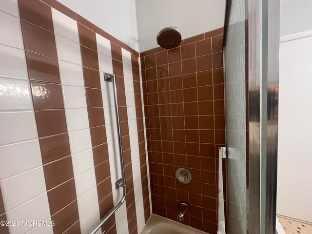 866C Inverness Court, Lakewood, NJ 08701