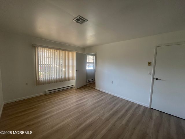 866C Inverness Court, Lakewood, NJ 08701