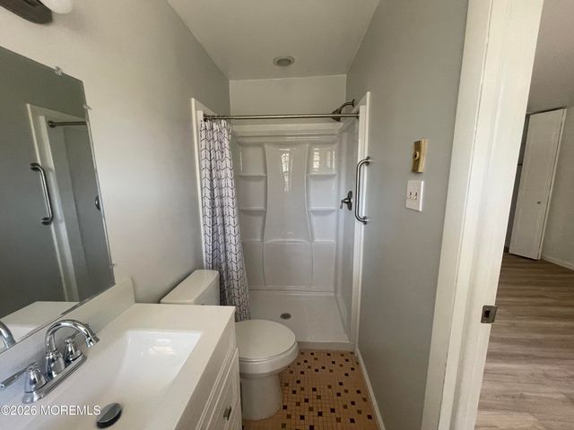 866C Inverness Court, Lakewood, NJ 08701