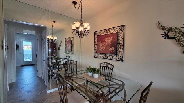 1030 SW 11th St 5m, Hallandale Beach, FL 33009