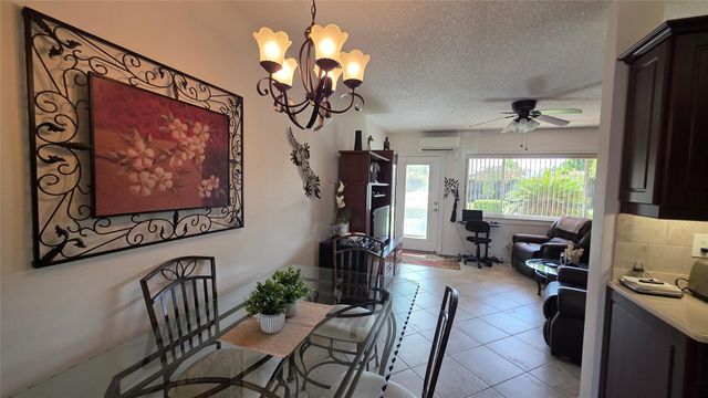 1030 SW 11th St 5m, Hallandale Beach, FL 33009