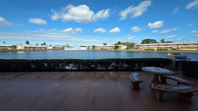 1030 SW 11th St 5m, Hallandale Beach, FL 33009