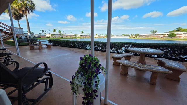 1030 SW 11th St 5m, Hallandale Beach, FL 33009