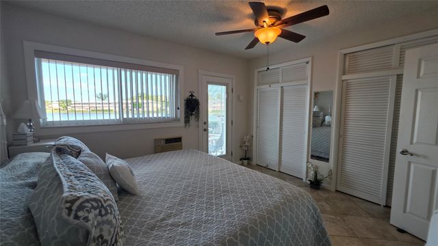 1030 SW 11th St 5m, Hallandale Beach, FL 33009