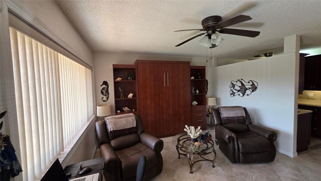 1030 SW 11th St 5m, Hallandale Beach, FL 33009
