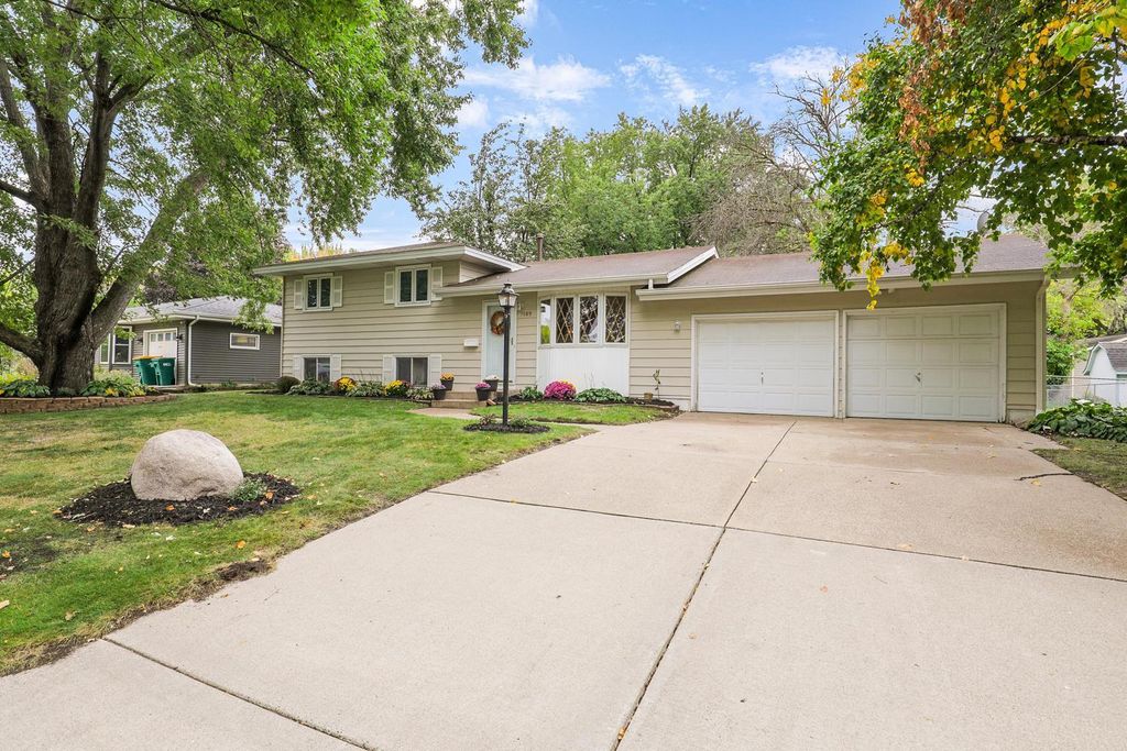 9109 Northwood Parkway, New Hope, MN 55427