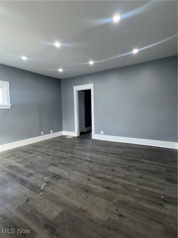 3409 Powers Way, Youngstown, OH 44502