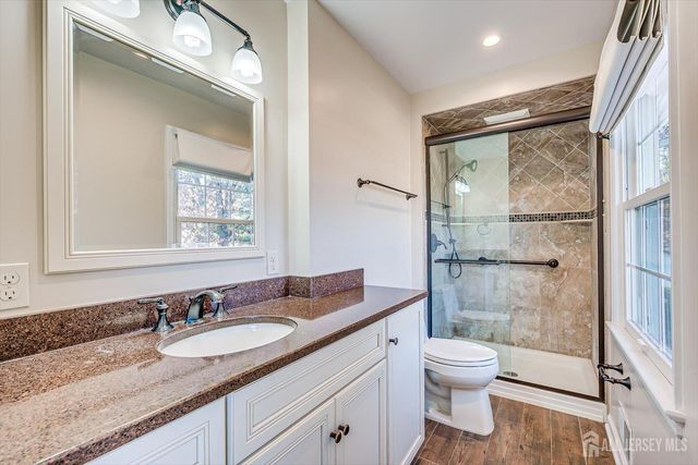 15 Howell Avenue, Piscataway, NJ 08854