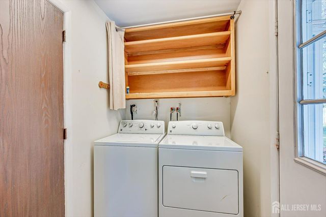 15 Howell Avenue, Piscataway, NJ 08854