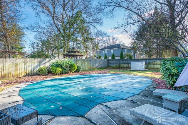 15 Howell Avenue, Piscataway, NJ 08854