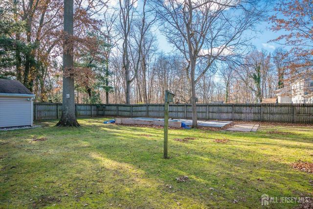 15 Howell Avenue, Piscataway, NJ 08854