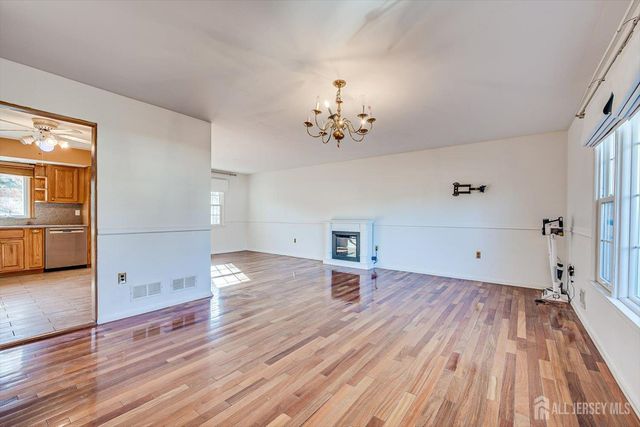 15 Howell Avenue, Piscataway, NJ 08854