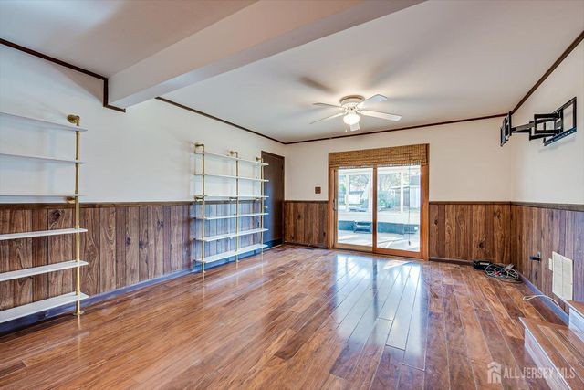 15 Howell Avenue, Piscataway, NJ 08854