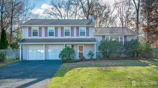 15 Howell Avenue, Piscataway, NJ 08854
