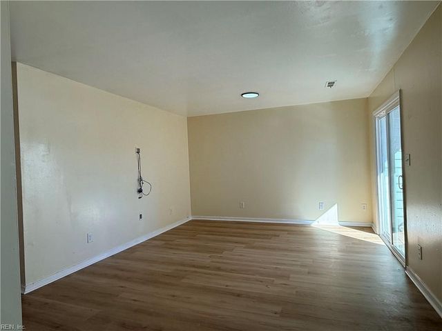 97 28th St Apt E, Newport News, VA 23607