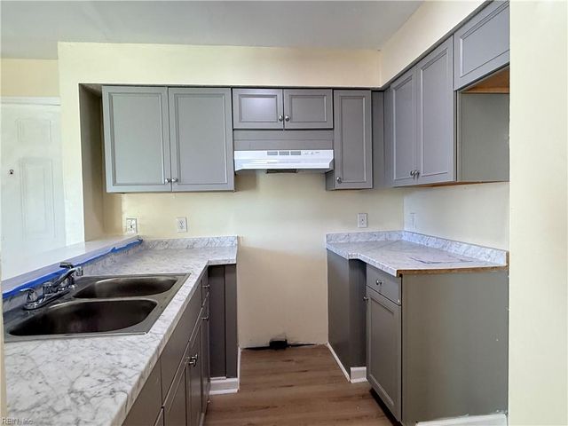 97 28th St Apt E, Newport News, VA 23607