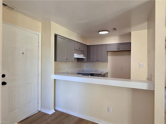 97 28th St Apt E, Newport News, VA 23607