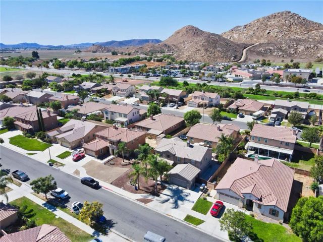 1043 Hawthorne, Hemet, CA 92545