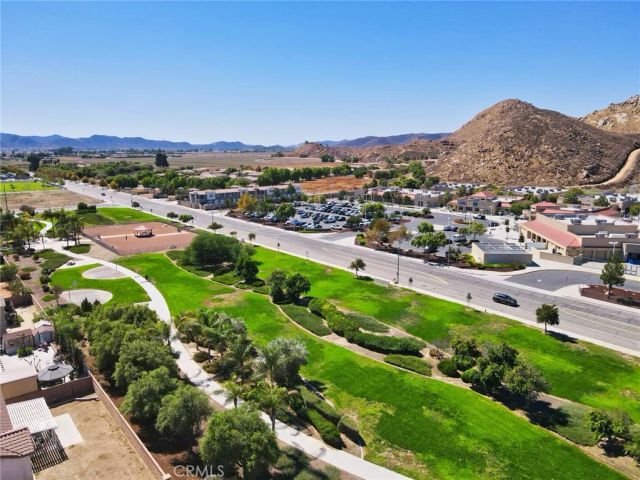 1043 Hawthorne, Hemet, CA 92545
