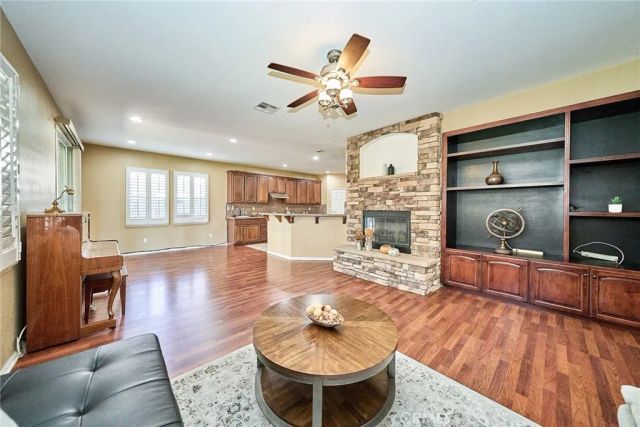 1043 Hawthorne, Hemet, CA 92545